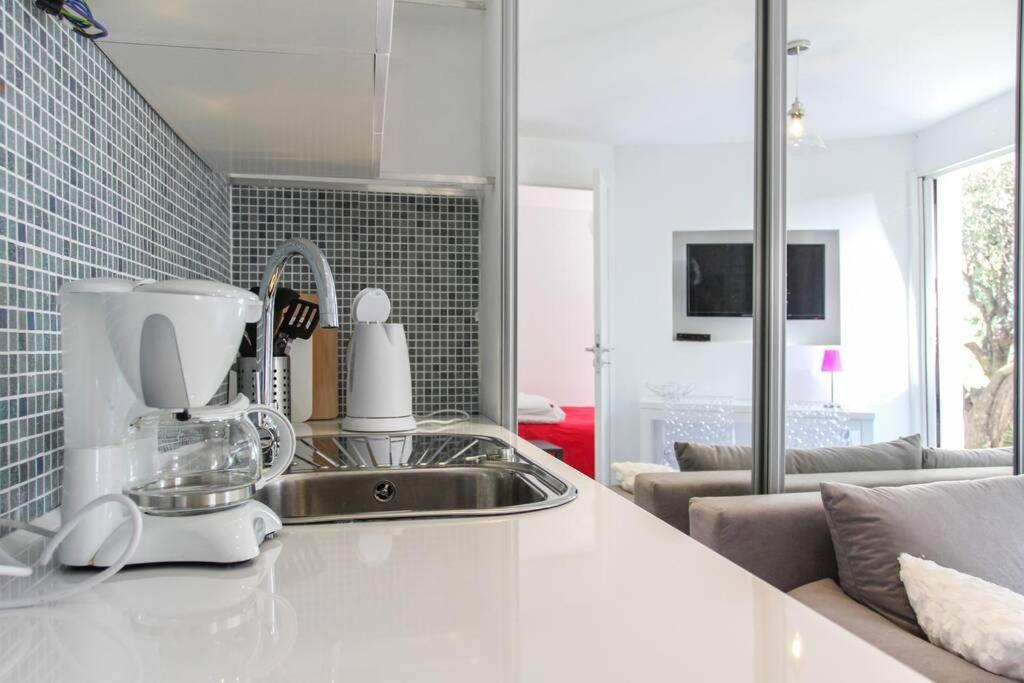 Appartement Lumineux Avec Terrasse Jardin Et Acces Piscine Villefranche-sur-Mer Zewnętrze zdjęcie